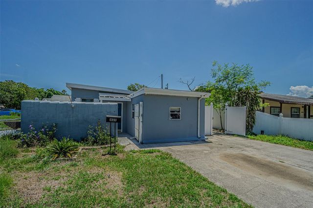 1627 28TH STREET N, St Petersburg, FL 33713