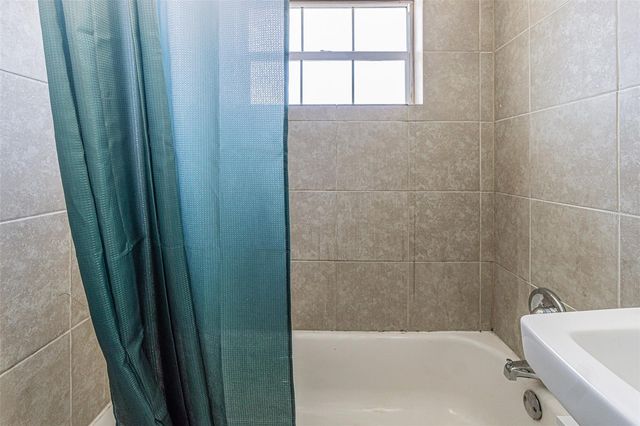 1627 28TH STREET N, St Petersburg, FL 33713