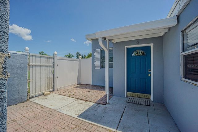 1627 28TH STREET N, St Petersburg, FL 33713