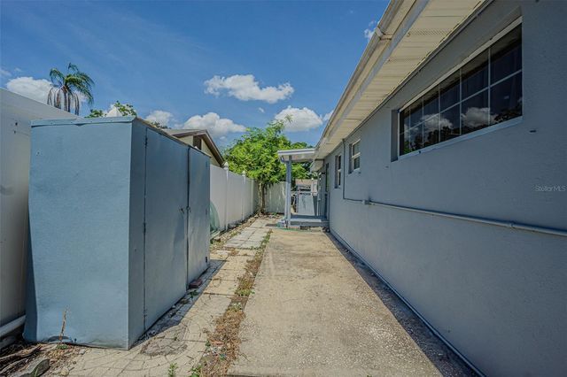 1627 28TH STREET N, St Petersburg, FL 33713
