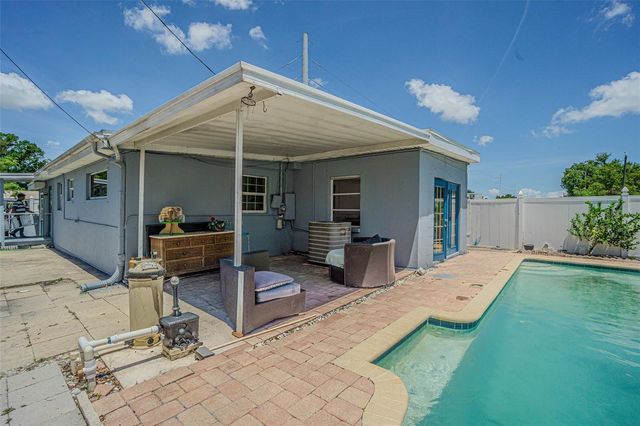 1627 28TH STREET N, St Petersburg, FL 33713