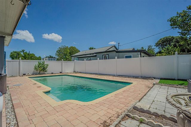 1627 28TH STREET N, St Petersburg, FL 33713