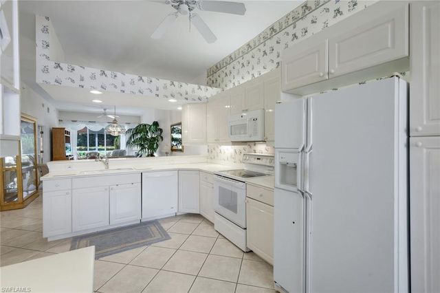 2036 Cascades DR 7, Naples, FL 34112