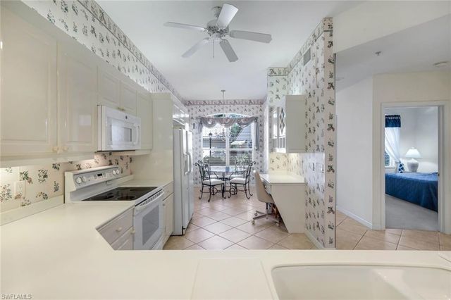 2036 Cascades DR 7, Naples, FL 34112