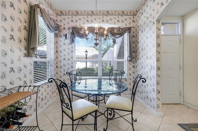 2036 Cascades DR 7, Naples, FL 34112