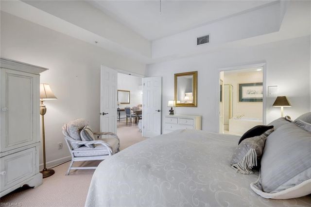 2036 Cascades DR 7, Naples, FL 34112