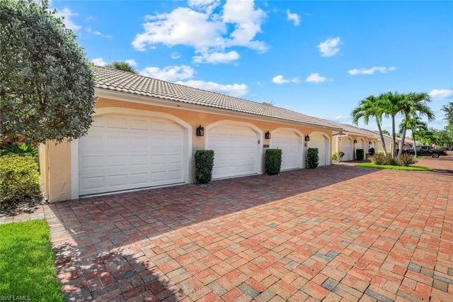2036 Cascades DR 7, Naples, FL 34112