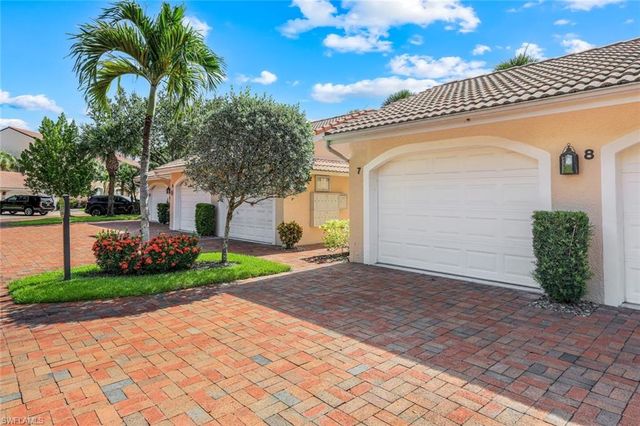 2036 Cascades DR 7, Naples, FL 34112