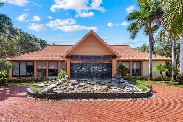 2036 Cascades DR 7, Naples, FL 34112