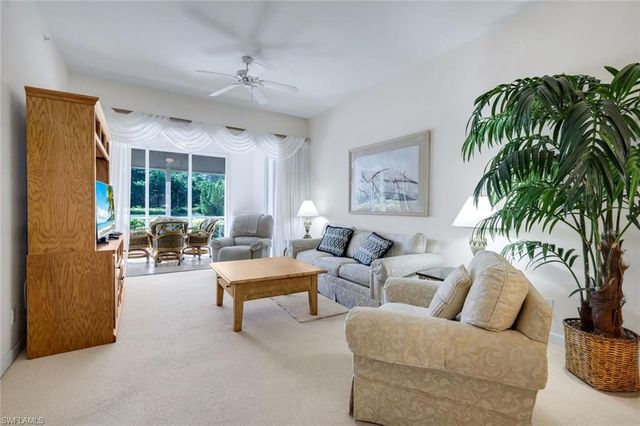 2036 Cascades DR 7, Naples, FL 34112