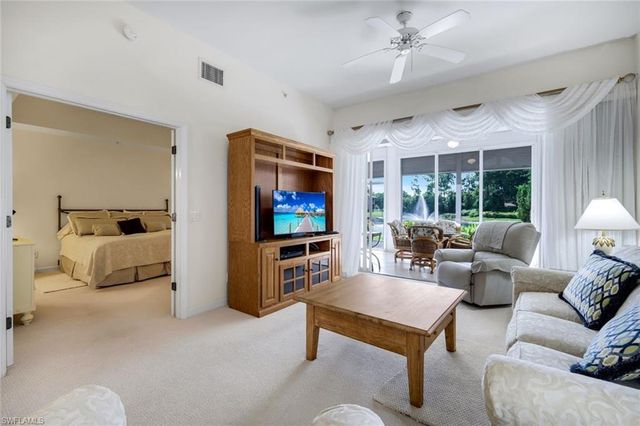 2036 Cascades DR 7, Naples, FL 34112