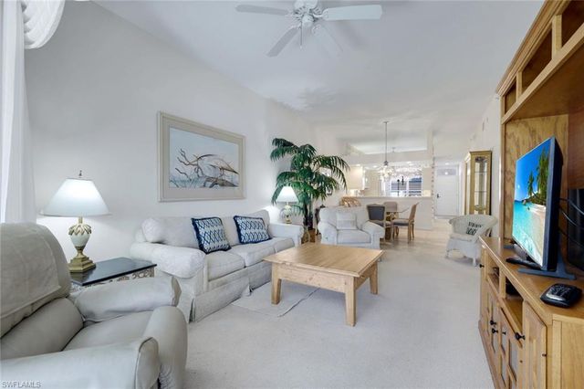 2036 Cascades DR 7, Naples, FL 34112
