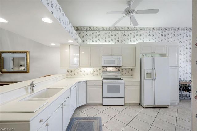 2036 Cascades DR 7, Naples, FL 34112