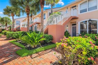 2036 Cascades DR 7, Naples, FL 34112