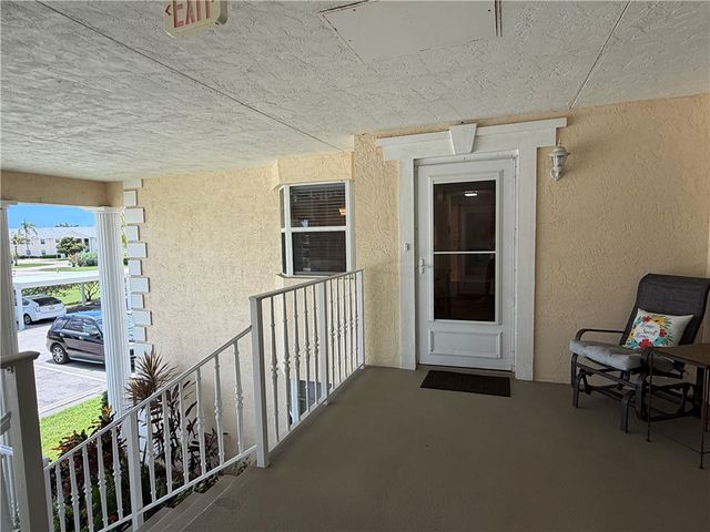 675 W Lake Jasmine Circle 204, Vero Beach, FL 32962