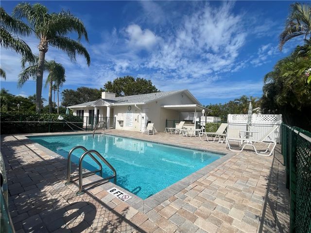675 W Lake Jasmine Circle 204, Vero Beach, FL 32962