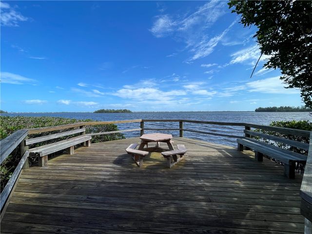 675 W Lake Jasmine Circle 204, Vero Beach, FL 32962