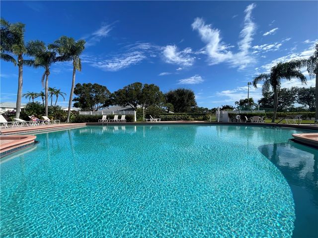 675 W Lake Jasmine Circle 204, Vero Beach, FL 32962