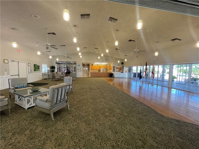 675 W Lake Jasmine Circle 204, Vero Beach, FL 32962