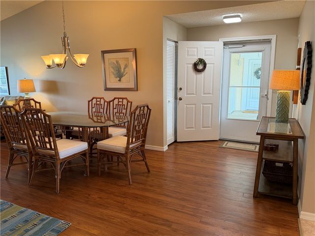 675 W Lake Jasmine Circle 204, Vero Beach, FL 32962