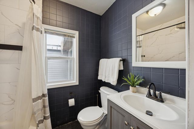 2300 Zenith Avenue N, Golden Valley, MN 55422