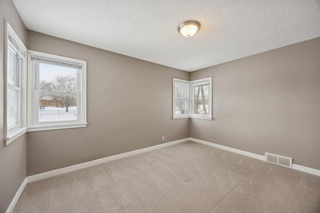 2300 Zenith Avenue N, Golden Valley, MN 55422