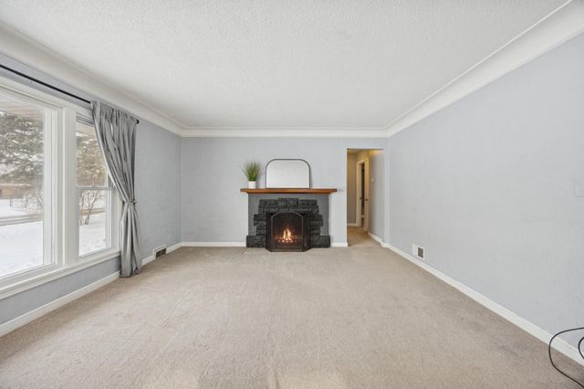 2300 Zenith Avenue N, Golden Valley, MN 55422