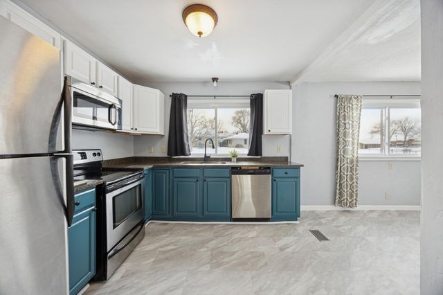 2300 Zenith Avenue N, Golden Valley, MN 55422