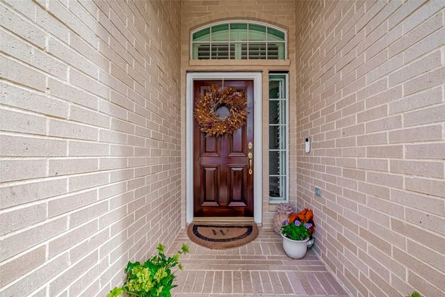 306 Lago Vista Street, Kemah, TX 77565