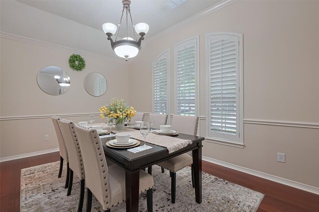 306 Lago Vista Street, Kemah, TX 77565