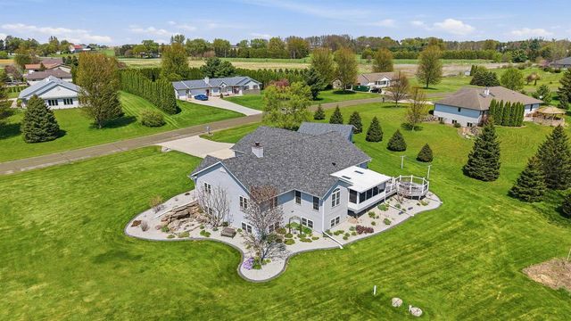 W7545 Country Drive, Beaver Dam, WI 53916