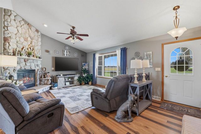 W7545 Country Drive, Beaver Dam, WI 53916