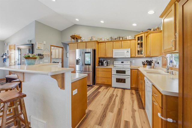 W7545 Country Drive, Beaver Dam, WI 53916
