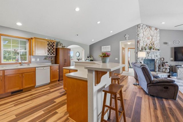 W7545 Country Drive, Beaver Dam, WI 53916