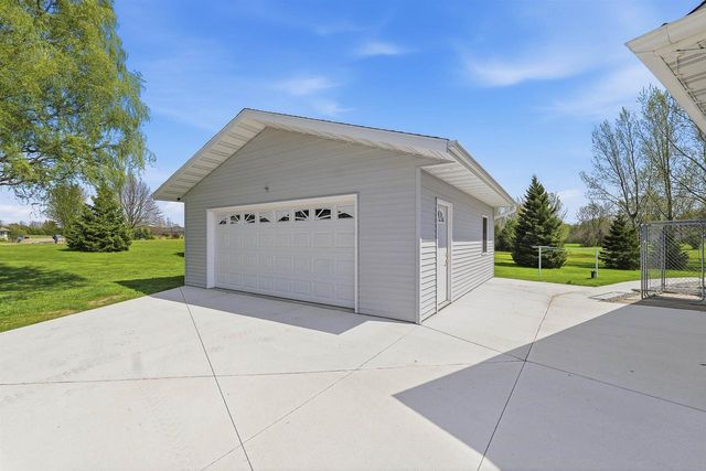 W7545 Country Drive, Beaver Dam, WI 53916