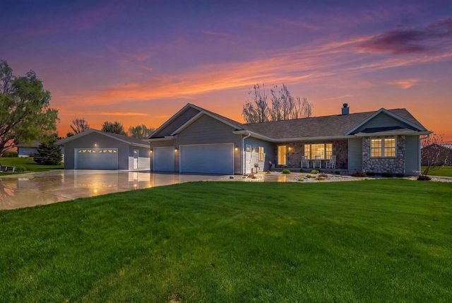 W7545 Country Drive, Beaver Dam, WI 53916
