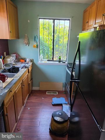 1110 BARNABY TER SE, Washington, DC 20032
