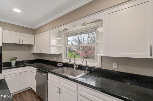 906 Althea Street, Johnson City, TN 37601