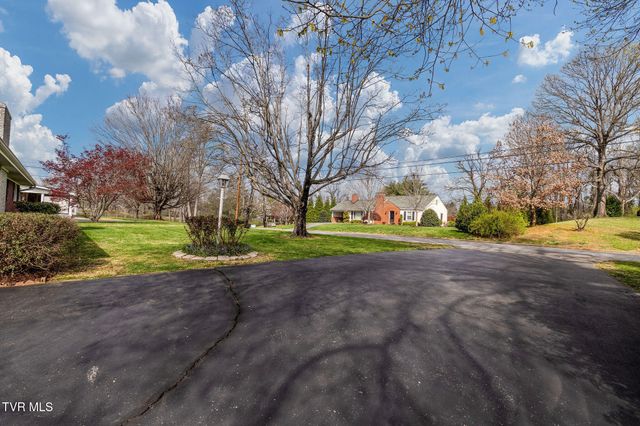 906 Althea Street, Johnson City, TN 37601