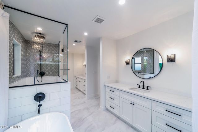8672 N 64th Place, Paradise Valley, AZ 85253