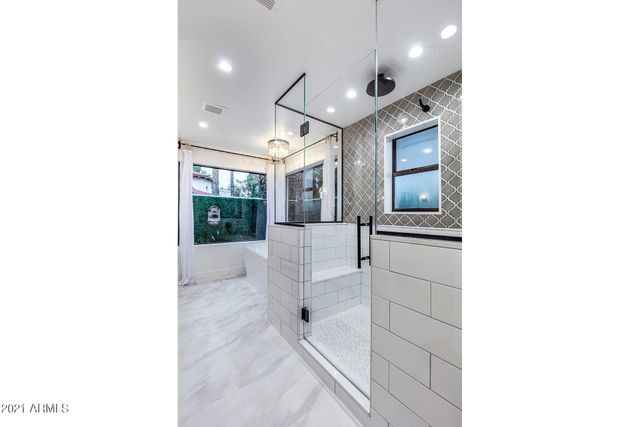 8672 N 64th Place, Paradise Valley, AZ 85253