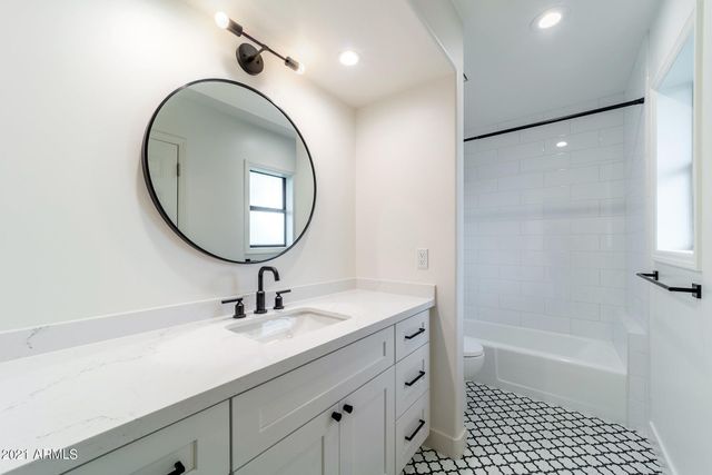 8672 N 64th Place, Paradise Valley, AZ 85253