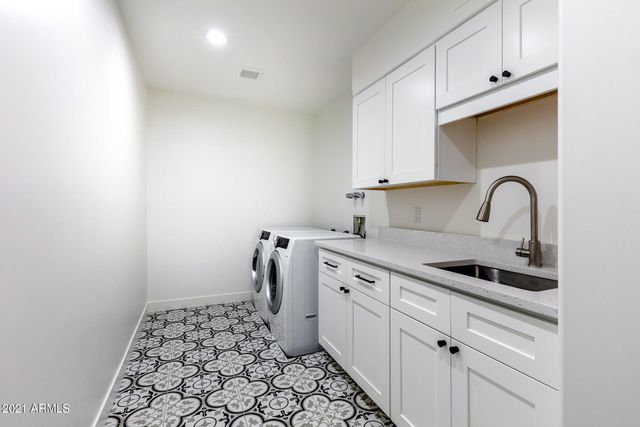 8672 N 64th Place, Paradise Valley, AZ 85253
