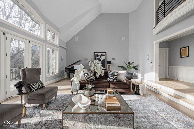 10739 Royal Drive, Carmel, IN 46032