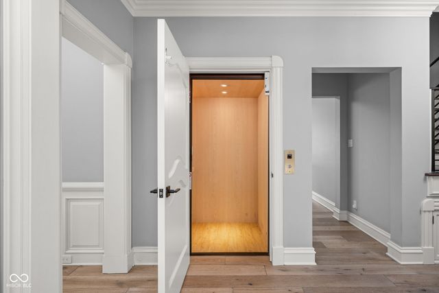 10739 Royal Drive, Carmel, IN 46032