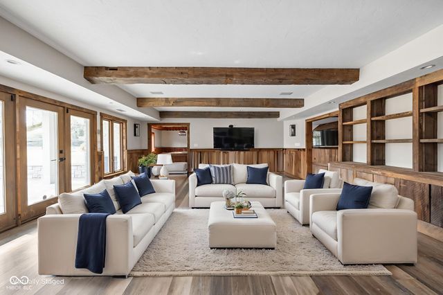 10739 Royal Drive, Carmel, IN 46032