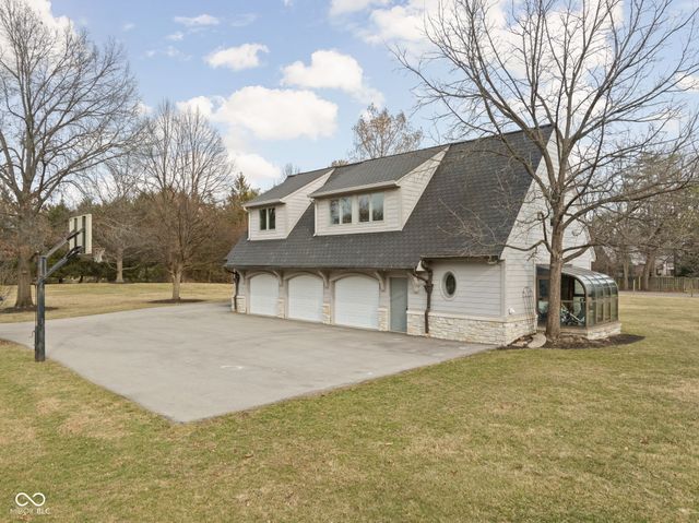 10739 Royal Drive, Carmel, IN 46032