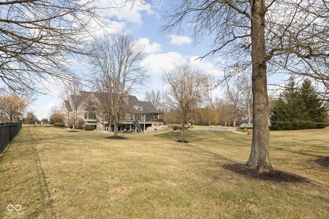 10739 Royal Drive, Carmel, IN 46032