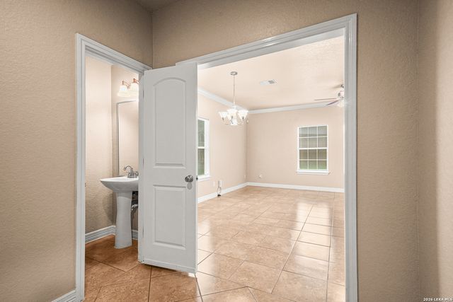 2910 Owasso St, San Antonio, TX 78211