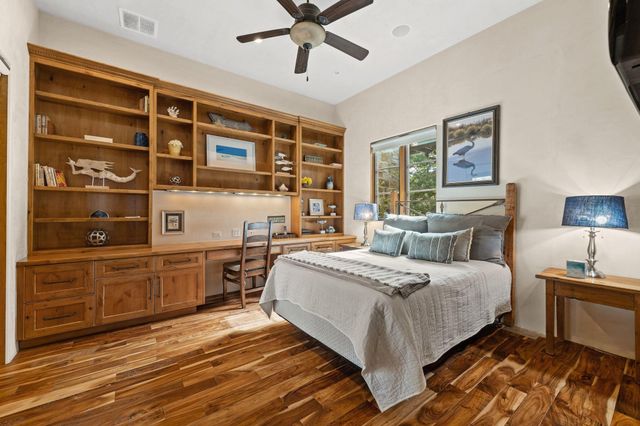 145 La Serena LOOP, Horseshoe Bay, TX 78657